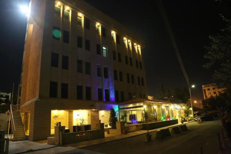 Rozana Hotel Amman Exterior photo